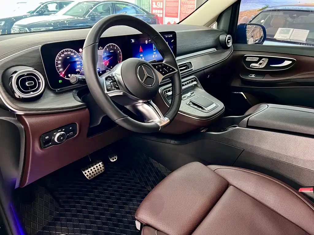 Mercedes-Benz Mercedes-Benz V-Class 2024 V 300 Exclusive Edition 2025 - thumbnail 7