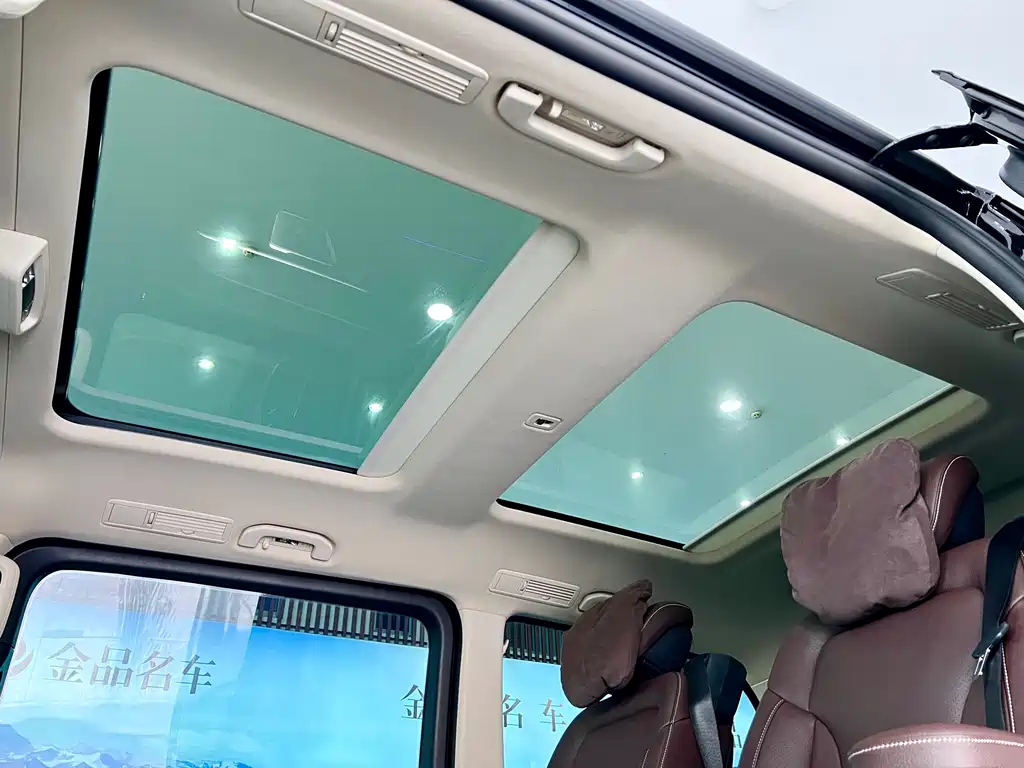 Mercedes-Benz Mercedes-Benz V-Class 2024 V 300 Exclusive Edition 2025 - thumbnail 12