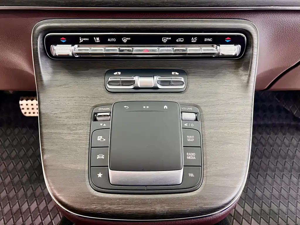 Mercedes-Benz Mercedes-Benz V-Class 2024 V 300 Exclusive Edition 2025 - thumbnail 17