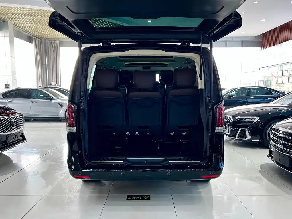 Mercedes-Benz Mercedes-Benz V-Class 2024 V 300 Exclusive Edition 2025 - thumbnail 25