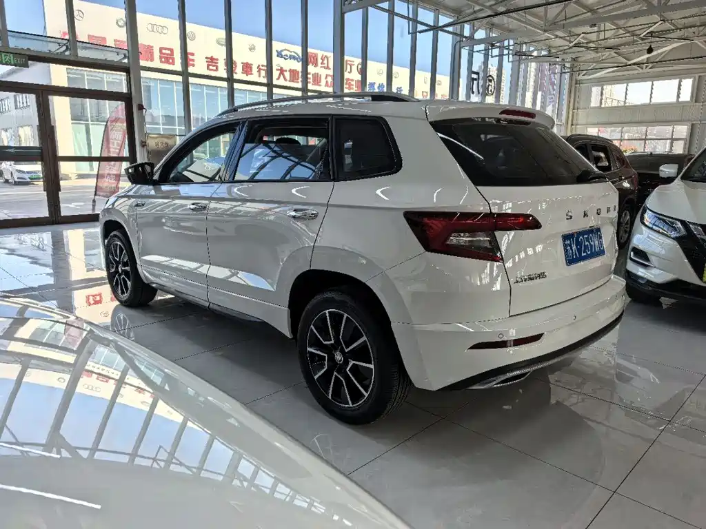 Škoda Karoq 2022 TSI280 Premium Edition 2022 - thumbnail 9