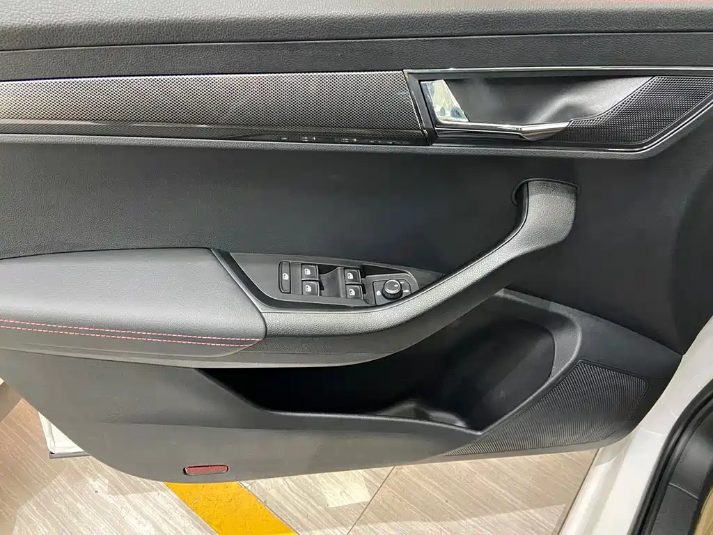 Skoda Karoq 2022 TSI280 Luxury Edition 2022 - thumbnail 16