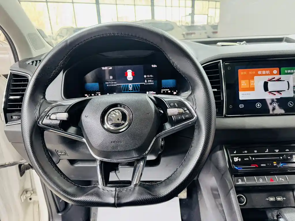 Škoda Karoq 2022 TSI280 Premium Edition 2022 - thumbnail 9