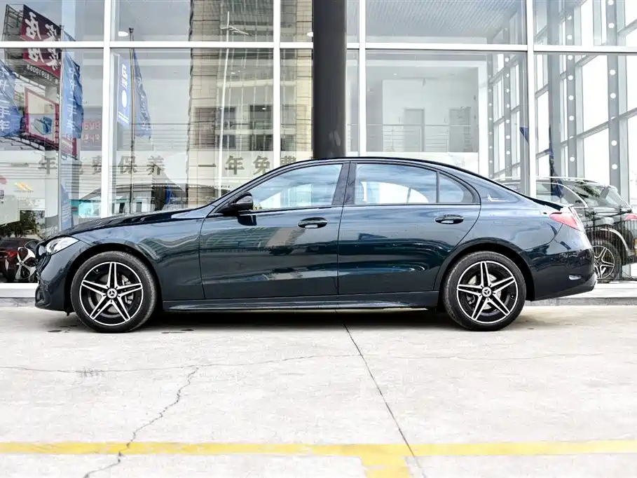 Mercedes-Benz Mercedes-Benz C-Class 2023 Facelift C 260 L Night Sport Edition 2023 - thumbnail 3