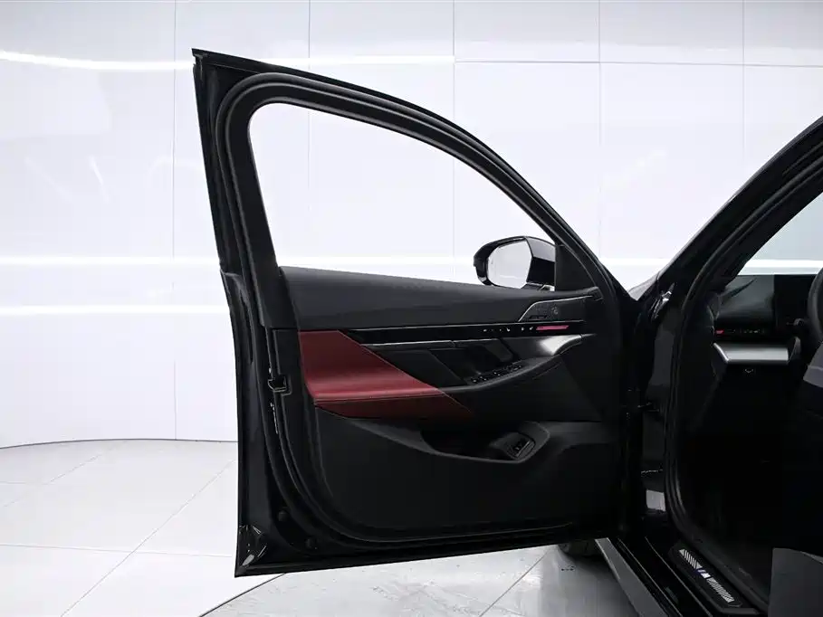 BMW BMW 5 Series 2024 525Li M Sport Package 2024 - thumbnail 11