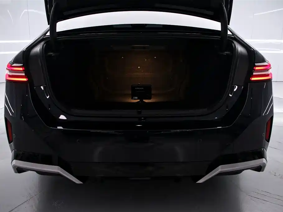 BMW BMW 5 Series 2024 525Li M Sport Package 2024 - thumbnail 15