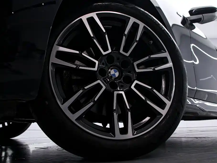 BMW BMW 5 Series 2024 525Li M Sport Package 2024 - thumbnail 16