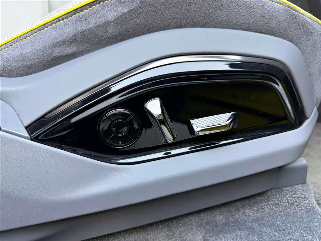 Lotus Sports Car EMEYA 2025 600 Luxury Edition 2026 - thumbnail 10