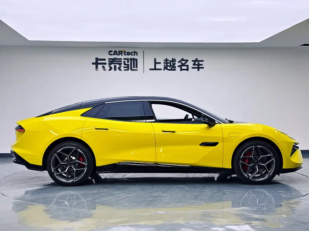 Lotus Sports Car EMEYA 2025 600 Luxury Edition 2026 - thumbnail 4