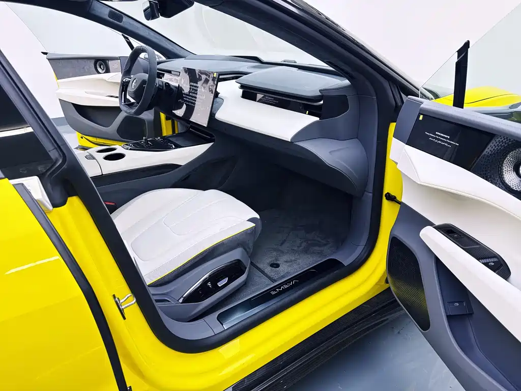 Lotus Sports Car EMEYA 2026 900 4-Door 2026 - thumbnail 13