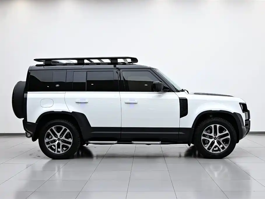 Land Rover Land Rover Defender 2024 110 3.0T P400 Dark Edition 2024 - thumbnail 6