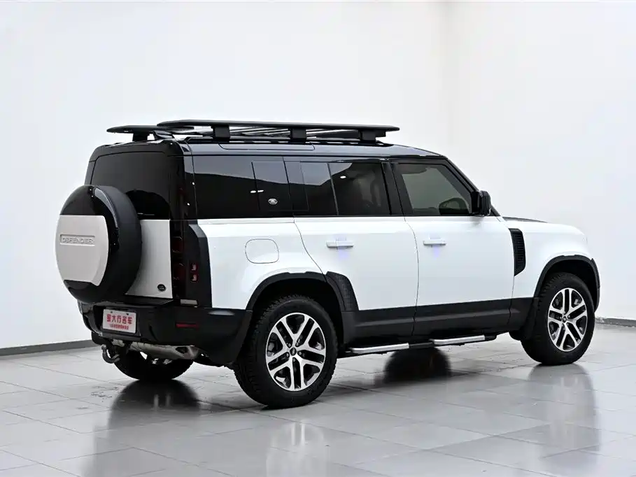 Land Rover Land Rover Defender 2024 110 3.0T P400 Dark Edition 2024 - thumbnail 7