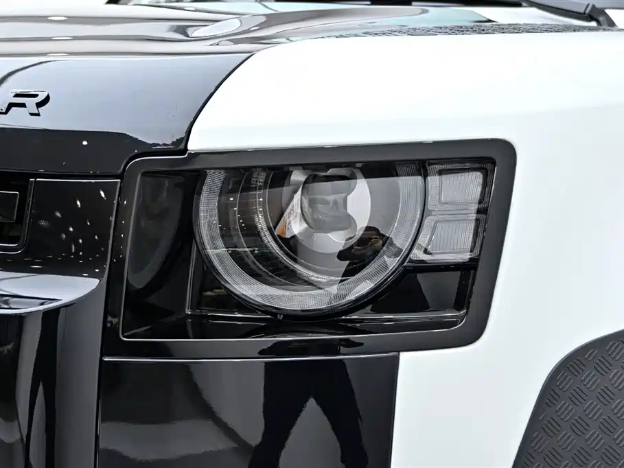 Land Rover Land Rover Defender 2024 110 3.0T P400 Dark Edition 2024 - thumbnail 10