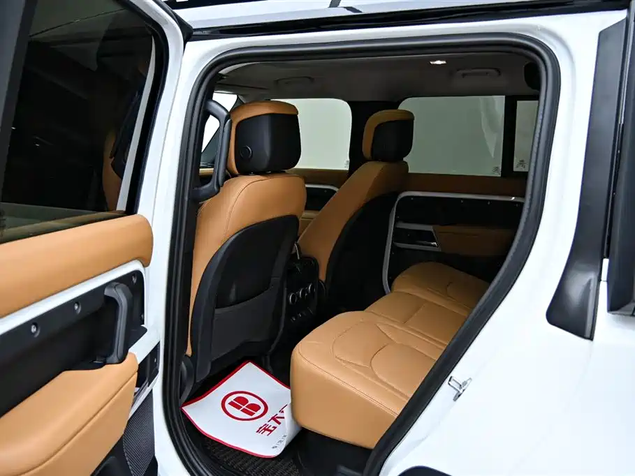 Land Rover Land Rover Defender 2024 110 3.0T P400 Dark Edition 2024 - thumbnail 13