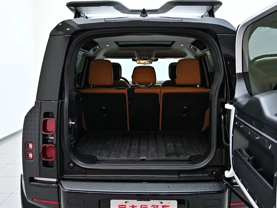 Land Rover Land Rover Defender 2024 110 3.0T P400 Dark Edition 2024 - thumbnail 14