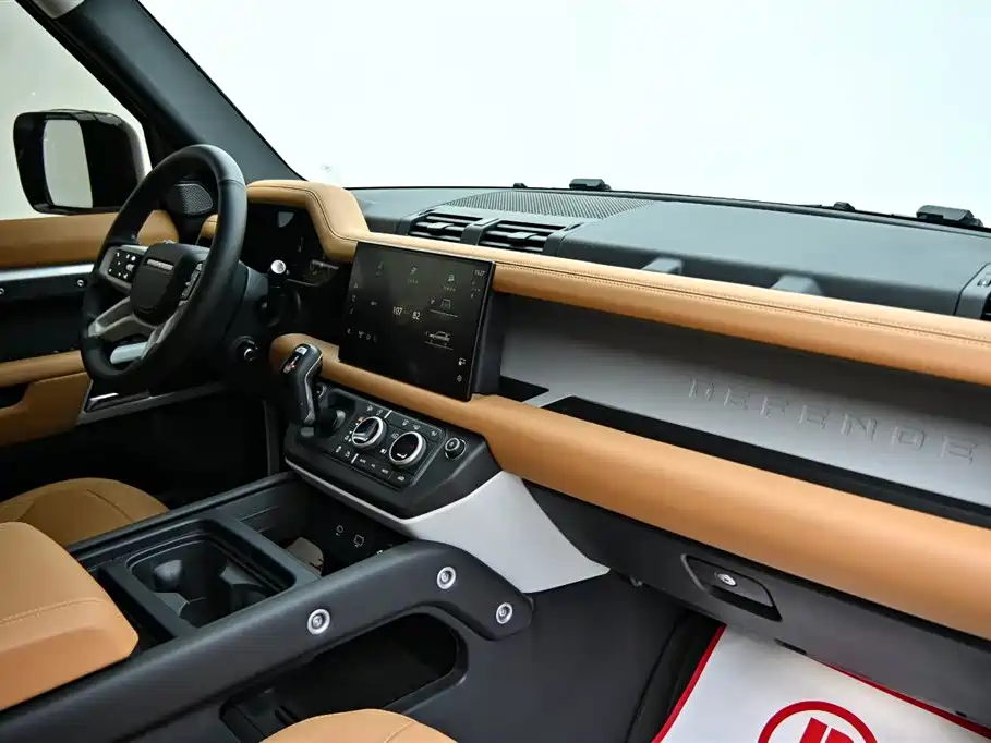 Land Rover Land Rover Defender 2024 110 3.0T P400 Dark Edition 2024 - thumbnail 18