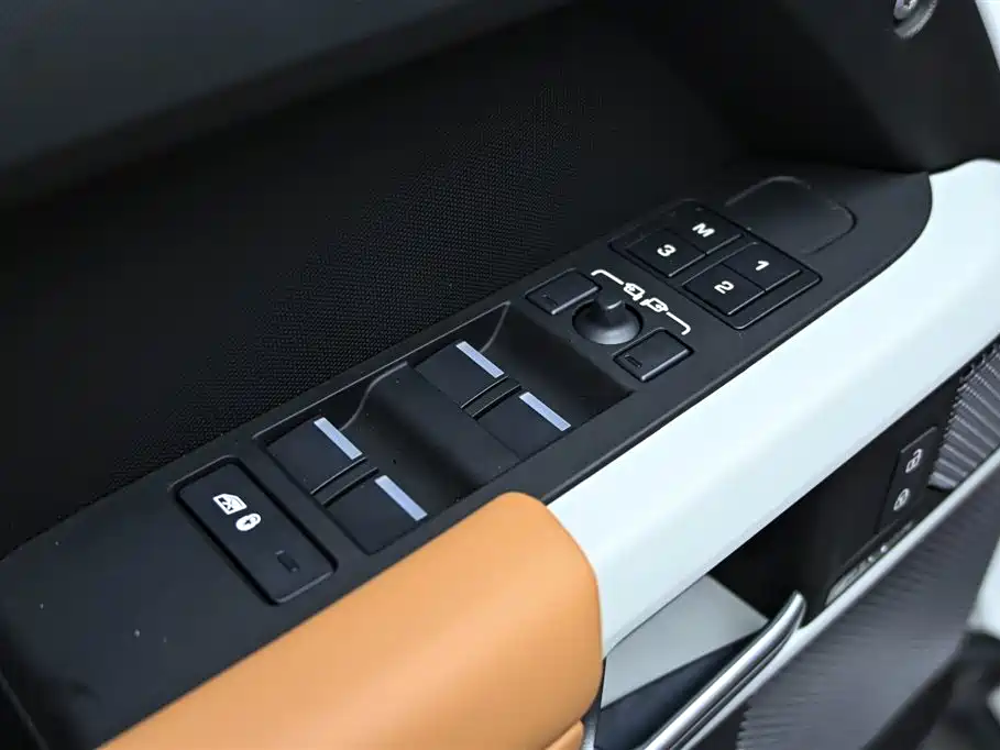 Land Rover Land Rover Defender 2024 110 3.0T P400 Dark Edition 2024 - thumbnail 25