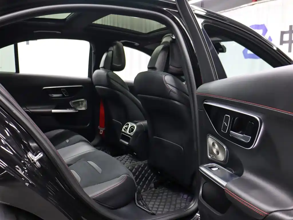 Mercedes-Benz Mercedes-Benz C-Class AMG 2024 AMG C 43 4MATIC 2024 - thumbnail 25
