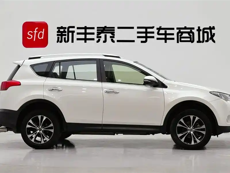 Toyota RAV4 2015 2.5L Automatic AWD Premium Edition 2015 - thumbnail 3