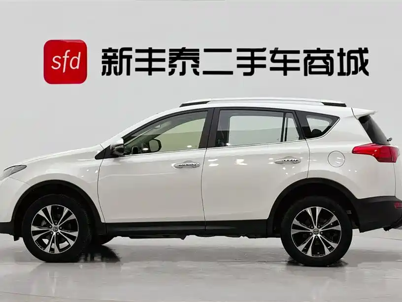 Toyota RAV4 2015 2.5L Automatic AWD Premium Edition 2015 - thumbnail 4