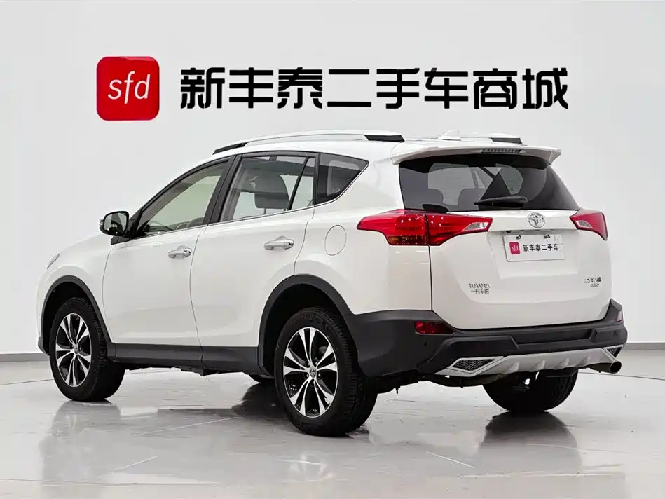 Toyota RAV4 2015 2.5L Automatic AWD Premium Edition 2015 - thumbnail 6