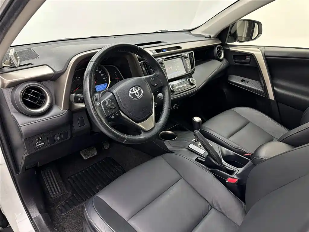 Toyota RAV4 2015 2.5L Automatic AWD Premium Edition 2015 - thumbnail 16