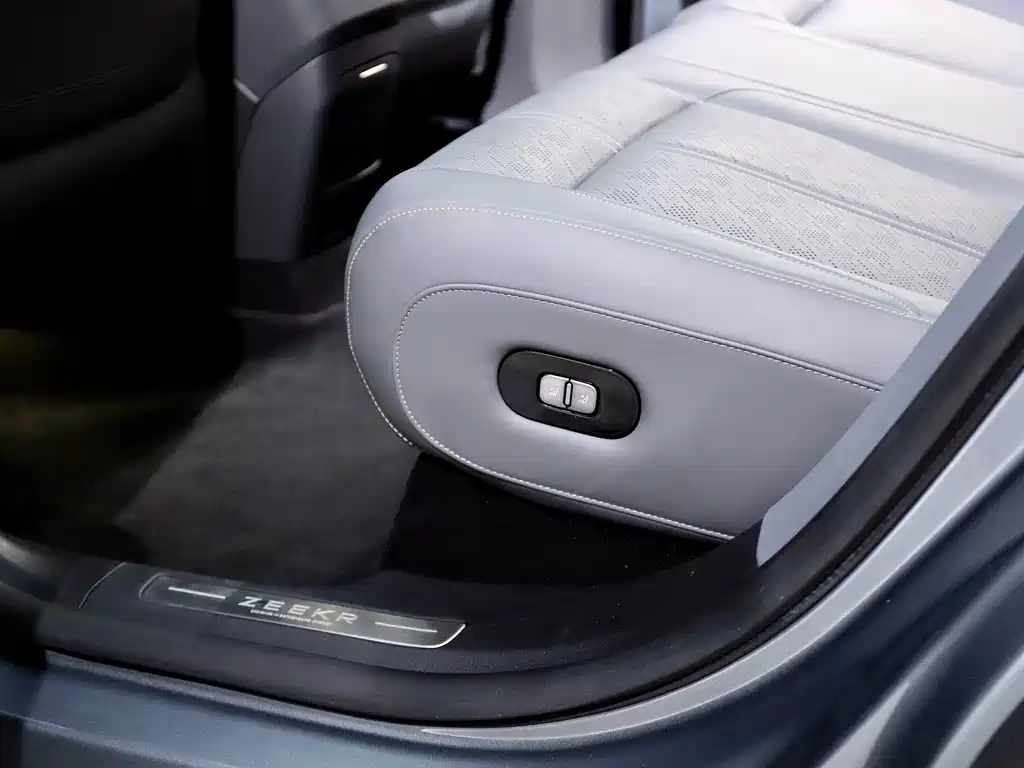 Zeekr ZEEKR 7X 2025 100kWh Long Range RWD Smart Drive Edition 2024 - thumbnail 13