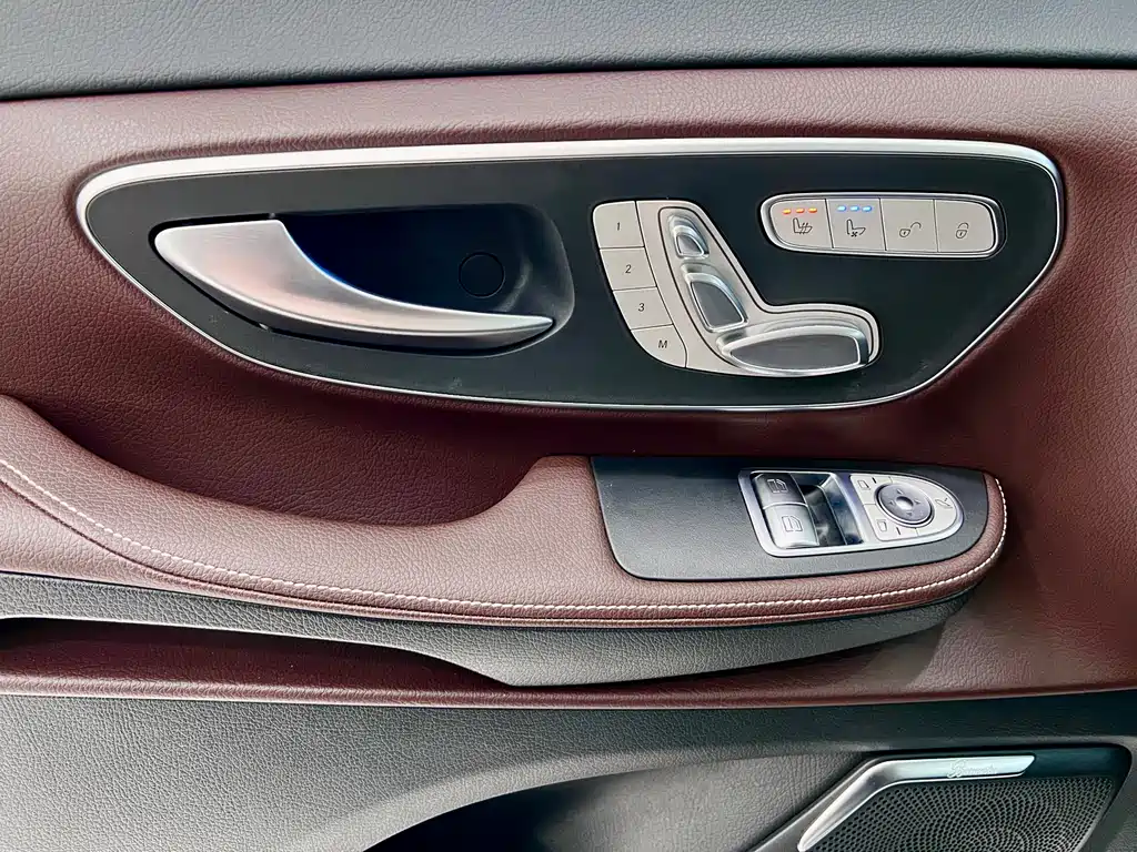Mercedes-Benz Mercedes-Benz V-Class 2024 V 300 Exclusive Edition 2025 - thumbnail 24