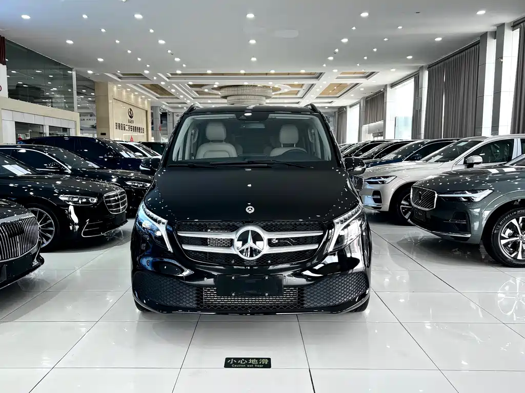 Mercedes-Benz Mercedes-Benz V-Class 2022 V 260 L Navigation Edition 2024 - thumbnail 3