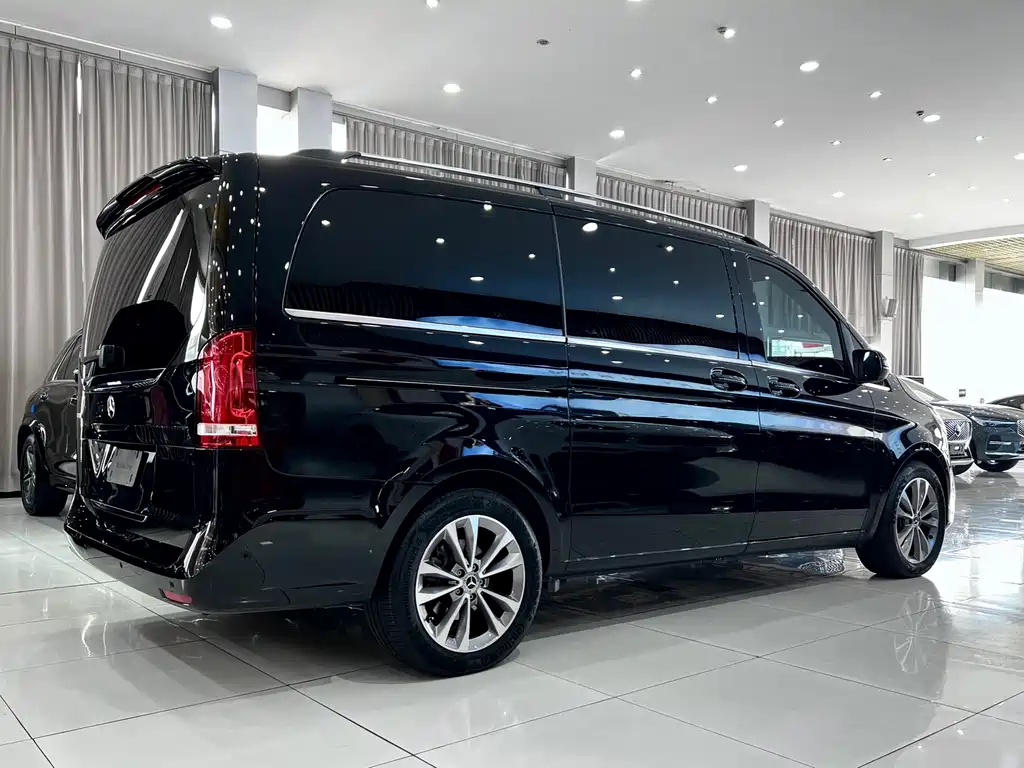 Mercedes-Benz Mercedes-Benz V-Class 2022 V 260 L Navigation Edition 2024 - thumbnail 4