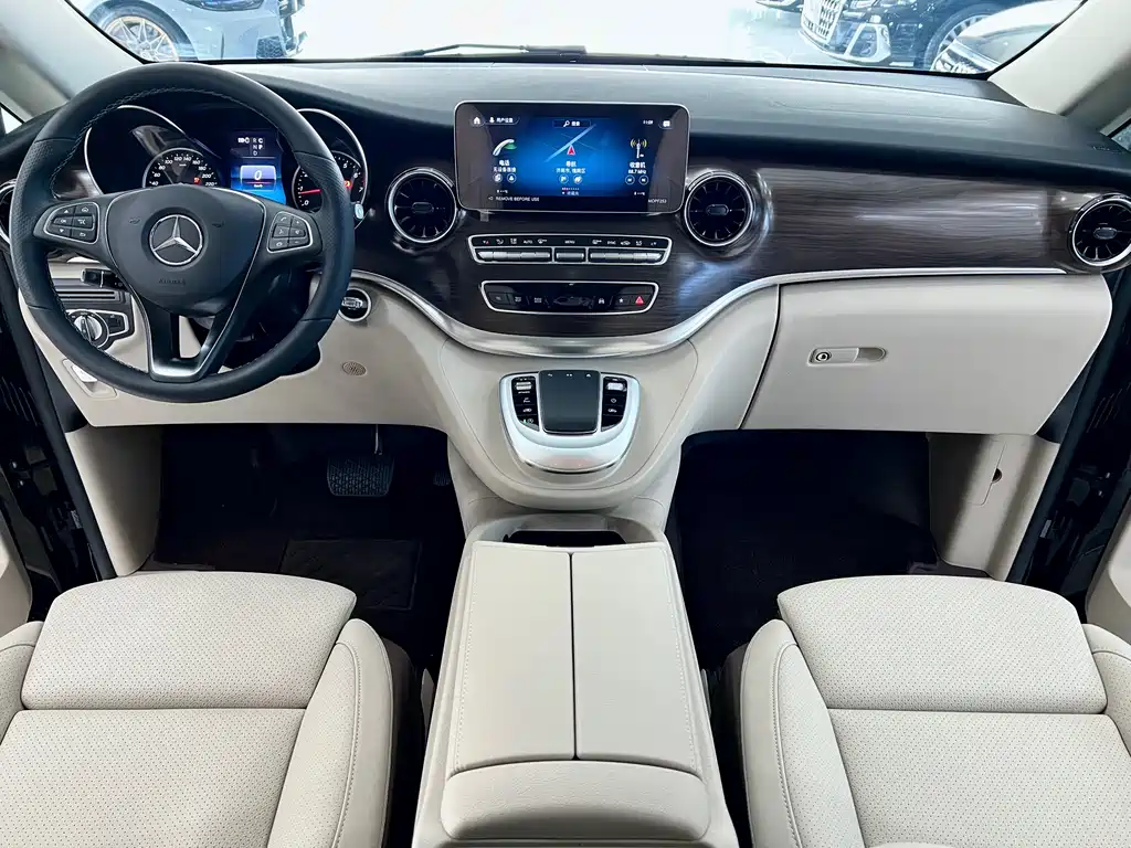 Mercedes-Benz Mercedes-Benz V-Class 2022 V 260 L Navigation Edition 2024 - thumbnail 9