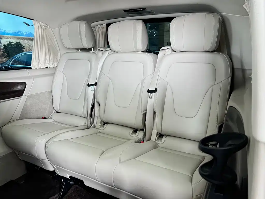 Mercedes-Benz Mercedes-Benz V-Class 2022 V 260 L Navigation Edition 2024 - thumbnail 11
