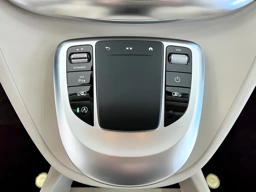 Mercedes-Benz Mercedes-Benz V-Class 2022 V 260 L Navigation Edition 2024 - thumbnail 17