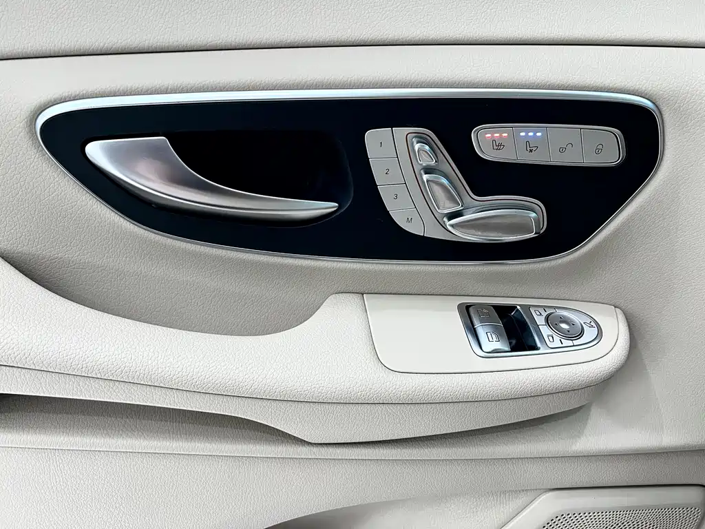 Mercedes-Benz Mercedes-Benz V-Class 2022 V 260 L Navigation Edition 2024 - thumbnail 23
