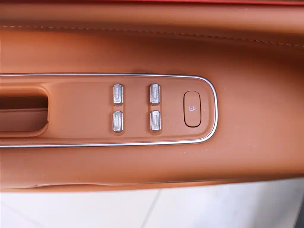 AITO M9 Aito M9 2024 Extended Range Ultra 42kWh 6-seater 2025 - thumbnail 18