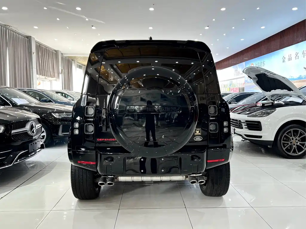 Land Rover Land Rover Defender 2024 110 5.0T V8 2024 - thumbnail 5