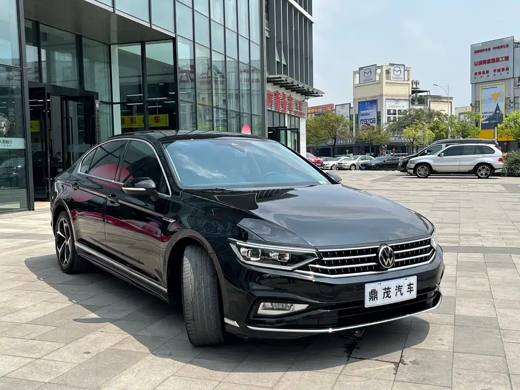 Volkswagen Magotan 2023 2 Million Units Commemorative Edition 330TSI DSG Luxury Model 2024 - thumbnail 6