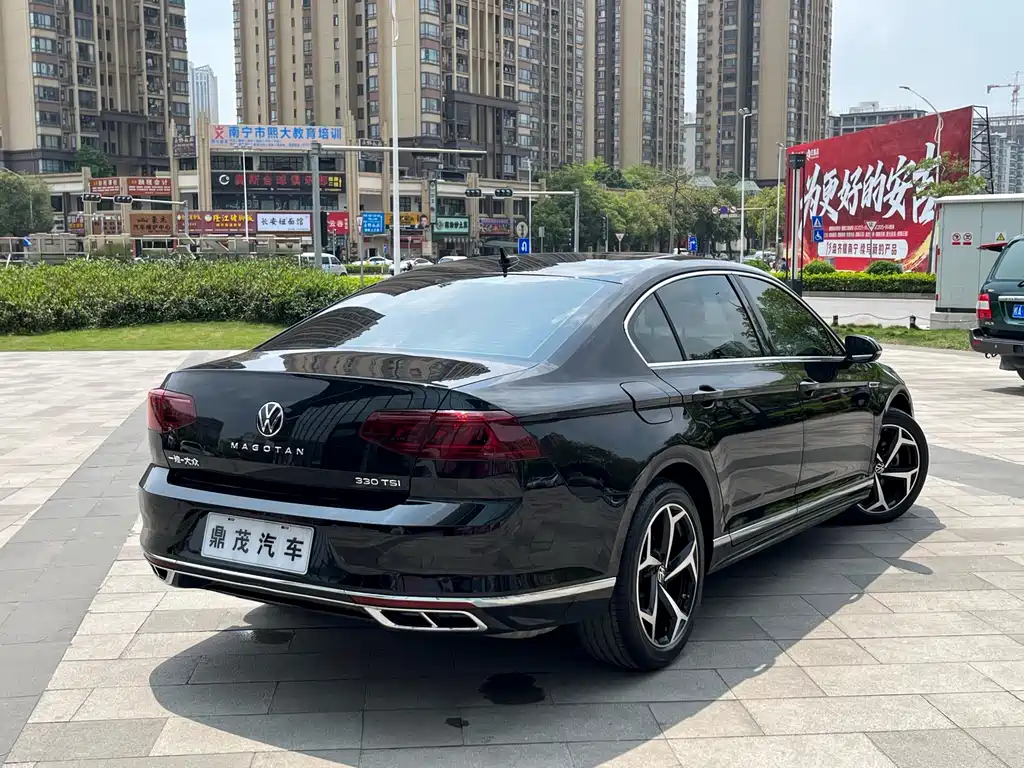 Volkswagen Magotan 2023 2 Million Units Commemorative Edition 330TSI DSG Luxury Model 2024 - thumbnail 7