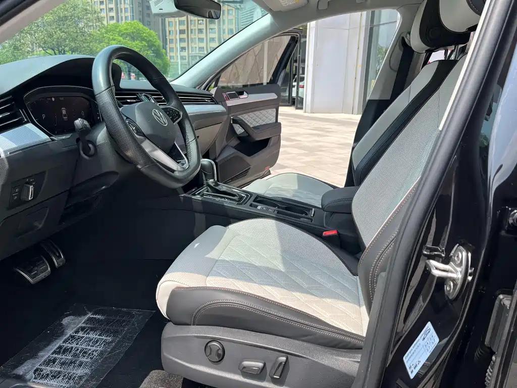 Volkswagen Magotan 2023 2 Million Units Commemorative Edition 330TSI DSG Luxury Model 2024 - thumbnail 11