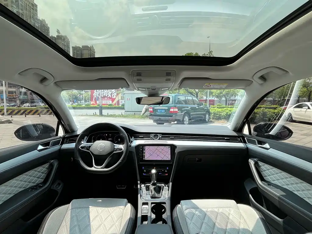 Volkswagen Magotan 2023 2 Million Units Commemorative Edition 330TSI DSG Luxury Model 2024 - thumbnail 15