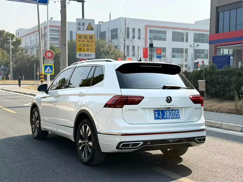 Volkswagen Tiguan L 2023 330TSI Automatic 2WD R-Line Premium Edition 2023 - thumbnail 11
