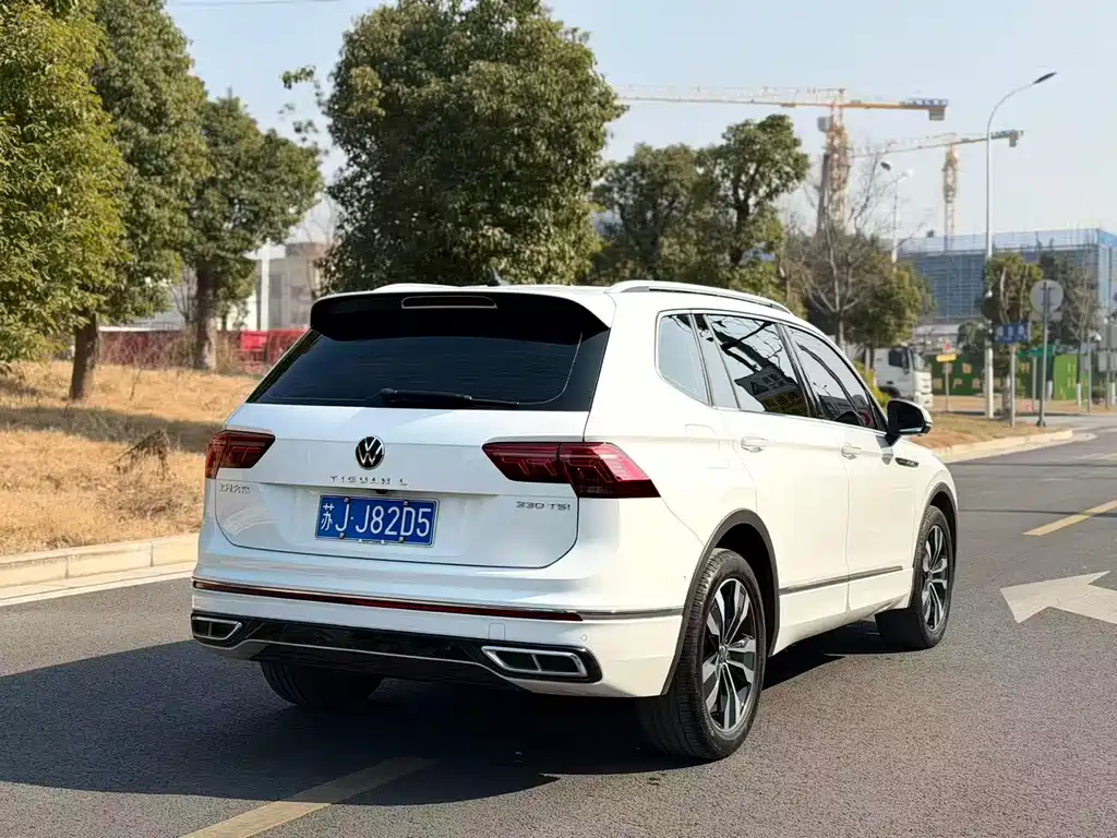 Volkswagen Tiguan L 2023 330TSI Automatic 2WD R-Line Premium Edition 2023 - thumbnail 12