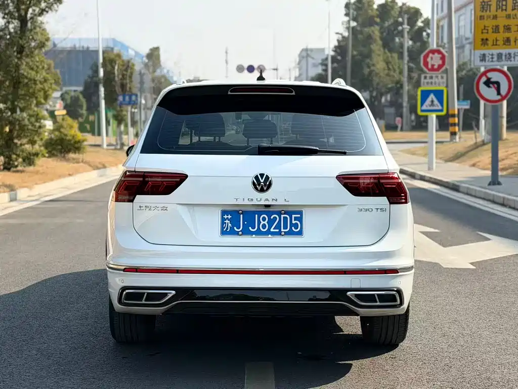 Volkswagen Tiguan L 2023 330TSI Automatic 2WD R-Line Premium Edition 2023 - thumbnail 13