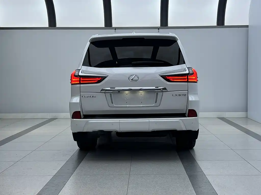 Lexus Lexus LX 570 F Sport 2016 - thumbnail 3