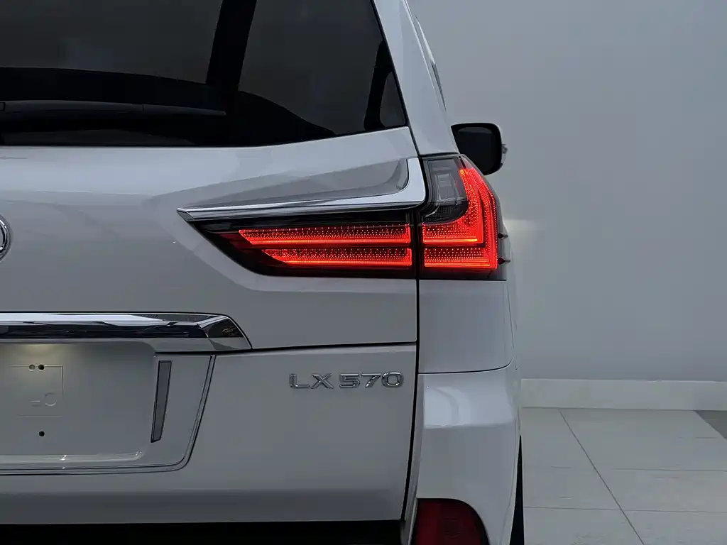 Lexus Lexus LX 570 F Sport 2016 - thumbnail 6