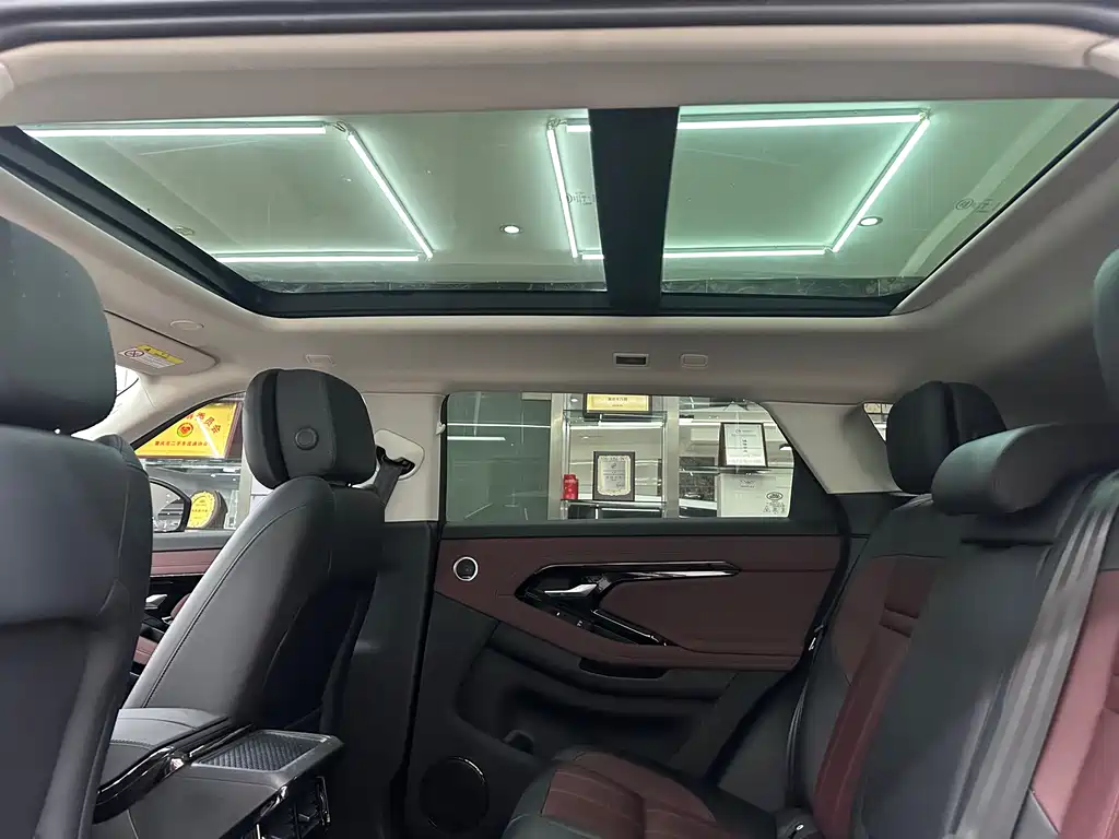 Land Rover Range Rover Evoque 2024 Range Rover Evoque L SE Prestige Light Edition 2024 - thumbnail 6