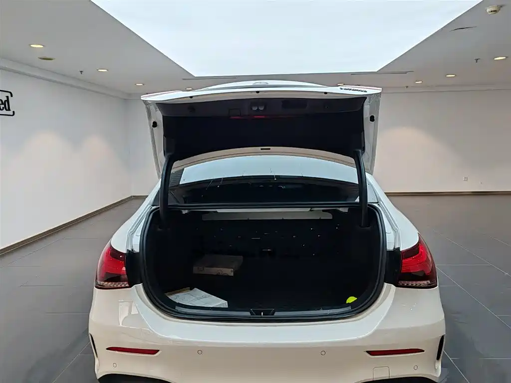 Mercedes-Benz Mercedes-Benz A-Class 2023 A 200 L Fashion Edition 2023 - thumbnail 14
