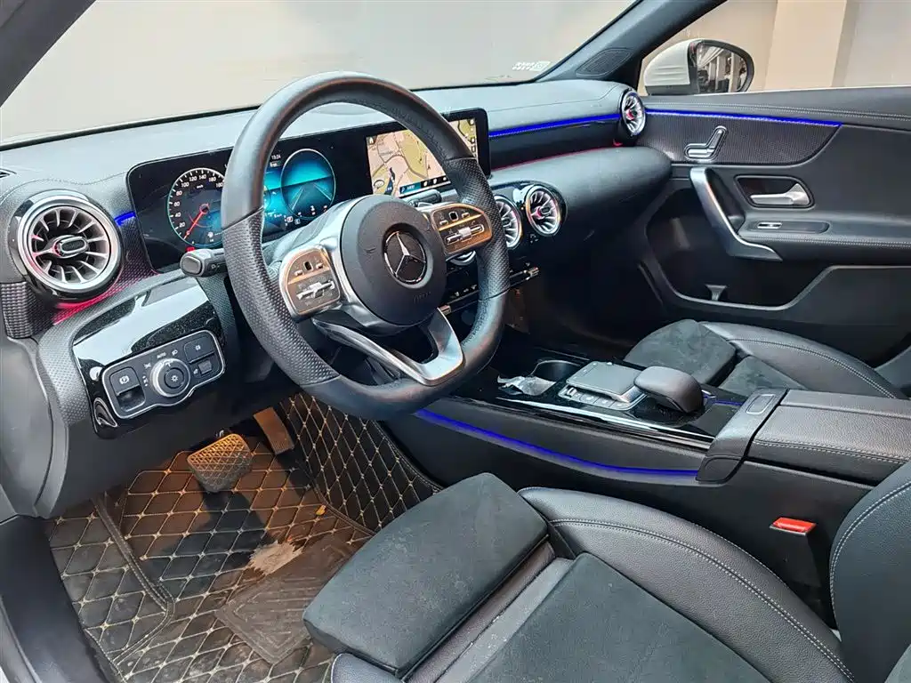 Mercedes-Benz Mercedes-Benz A-Class 2023 A 200 L Fashion Edition 2023 - thumbnail 17