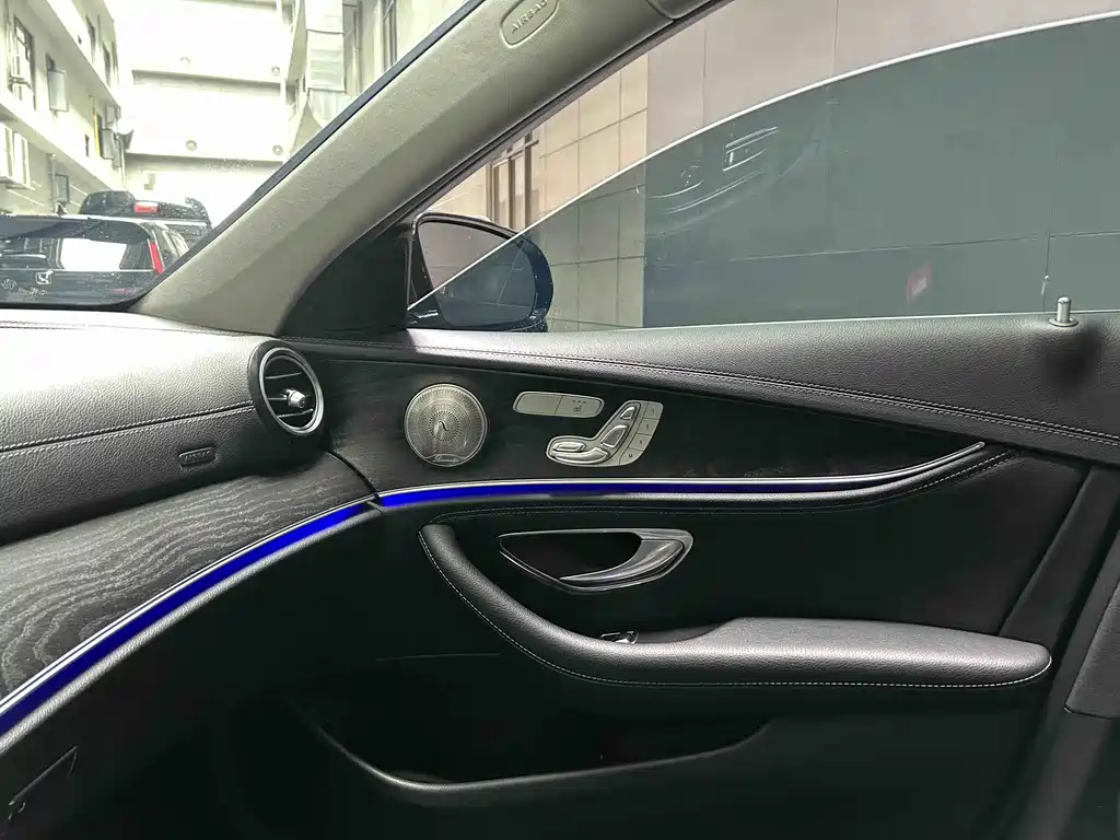 Mercedes-Benz Mercedes-Benz E-Class 2019 E 300 L Sport Fashion Edition 2019 - thumbnail 6