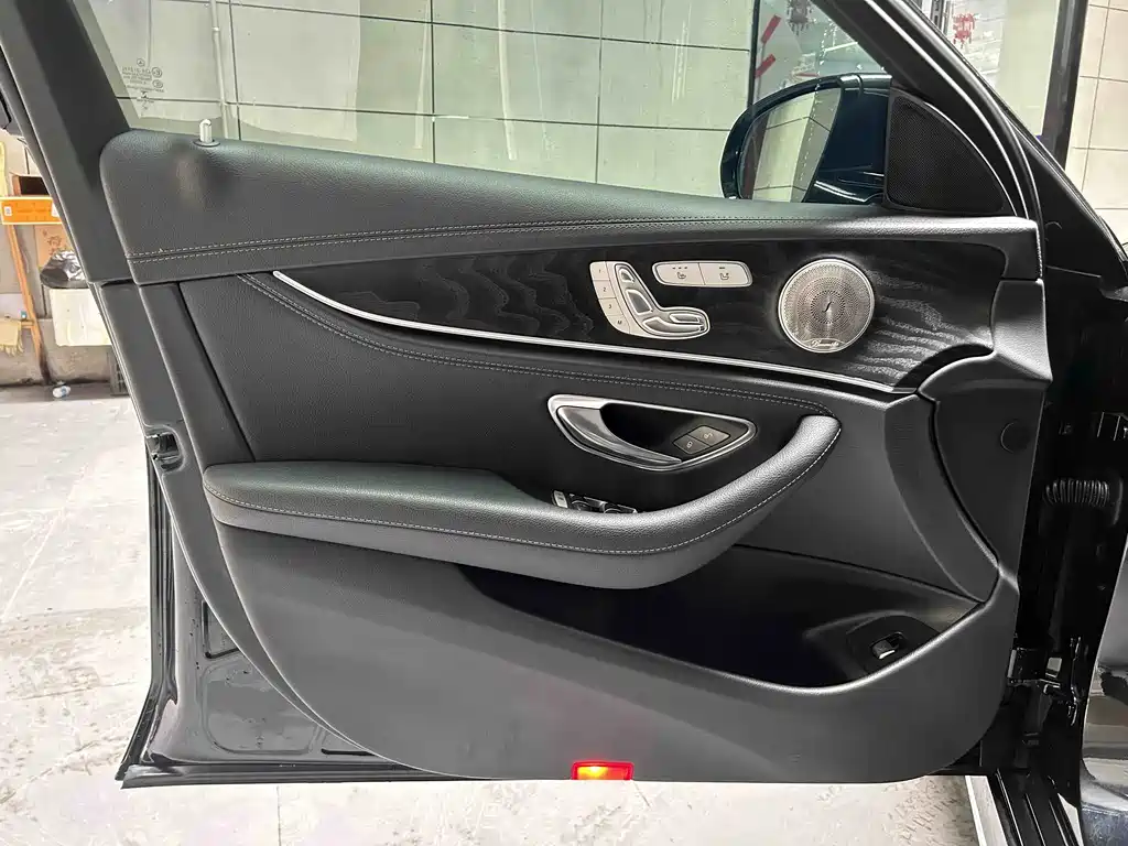 Mercedes-Benz Mercedes-Benz E-Class 2019 E 300 L Sport Fashion Edition 2019 - thumbnail 7